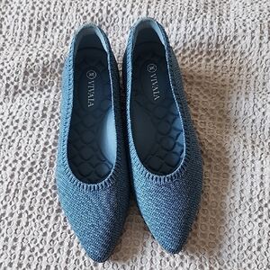 Vivaia Almond Toe Flats NWOT